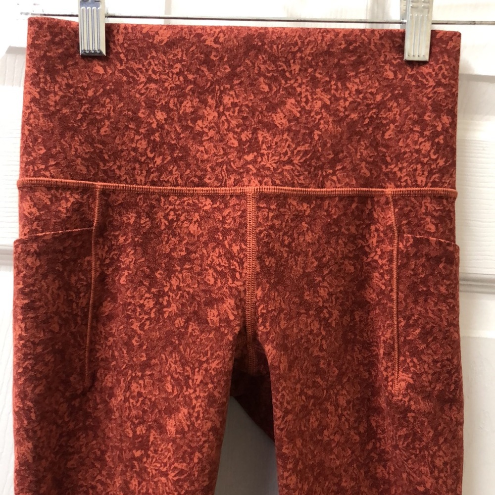 LIKE NEW! Athleta Salutation 7/8 Tight - Picture 2 of 12
